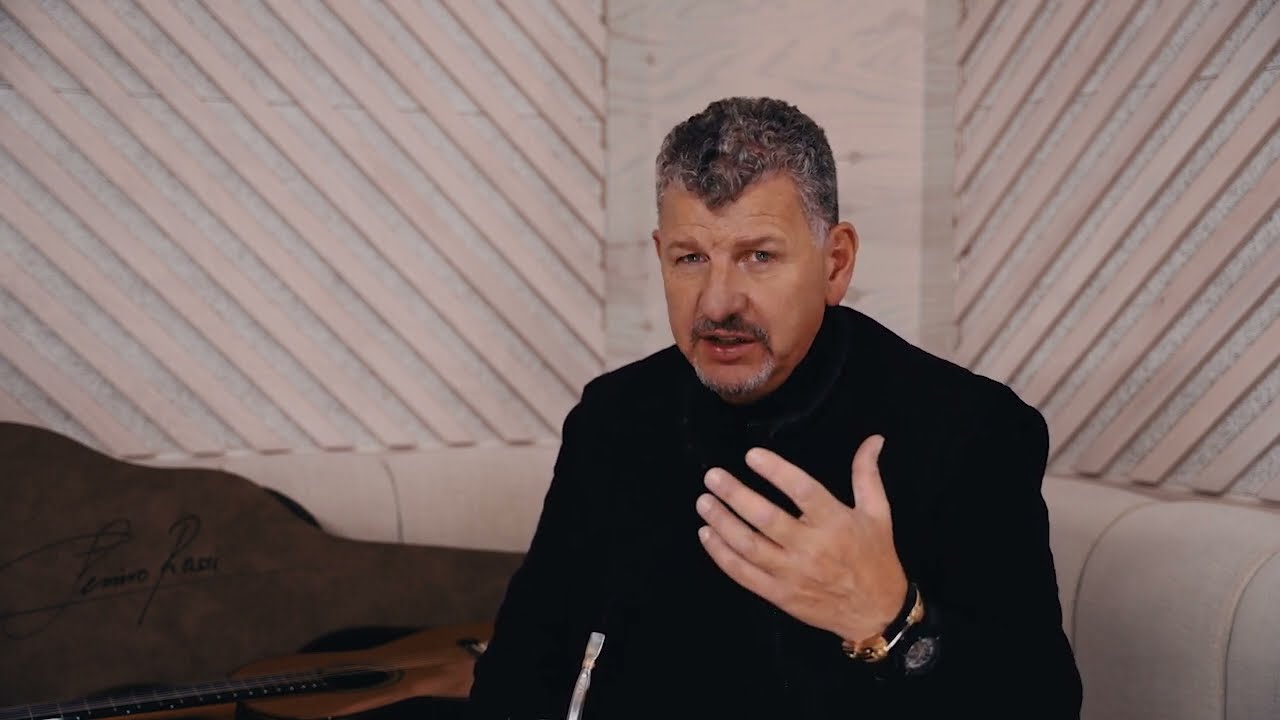 Singt Semino Rossi lieber auf Deutsch oder Spanisch?