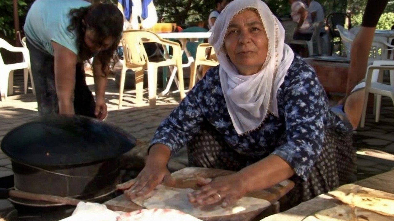 2013 Dersim: Ekmek Yapan Anneler