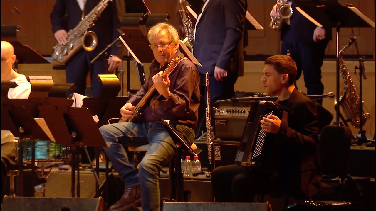 Brussels Jazz Orchestra, Aka Moon, Jo&atilde;o Barradas - The Why and The How (Accordion solo)