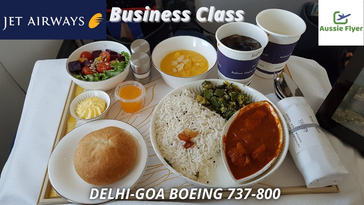 Jet Airways B737-800 Business Class ✈ Mumbai to Goa 9W472 (NEAR BIRD STRIKE!)