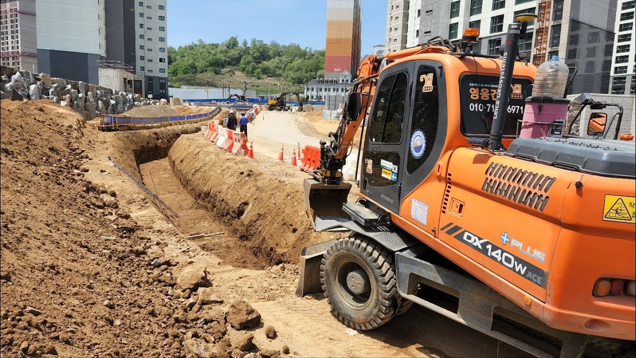 영웅건기 엥콘틸트로테이터(engcon tiltrotator)활용 지역난방 250A 아파트 단지내 터파기 및 배관작업 [PART.4]