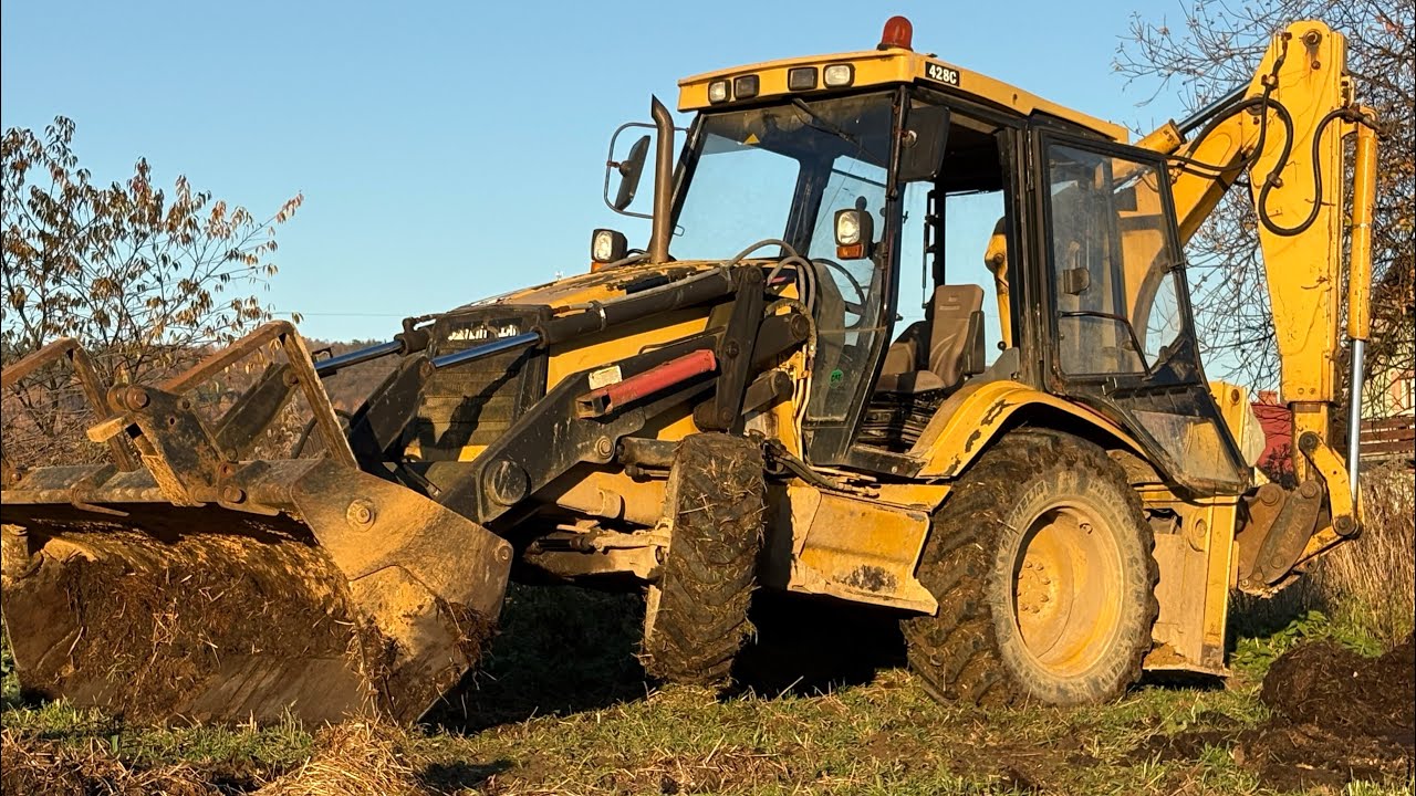 Gnojowe imperium 2025 Zetor 5340 + Cat 428C w akcji 