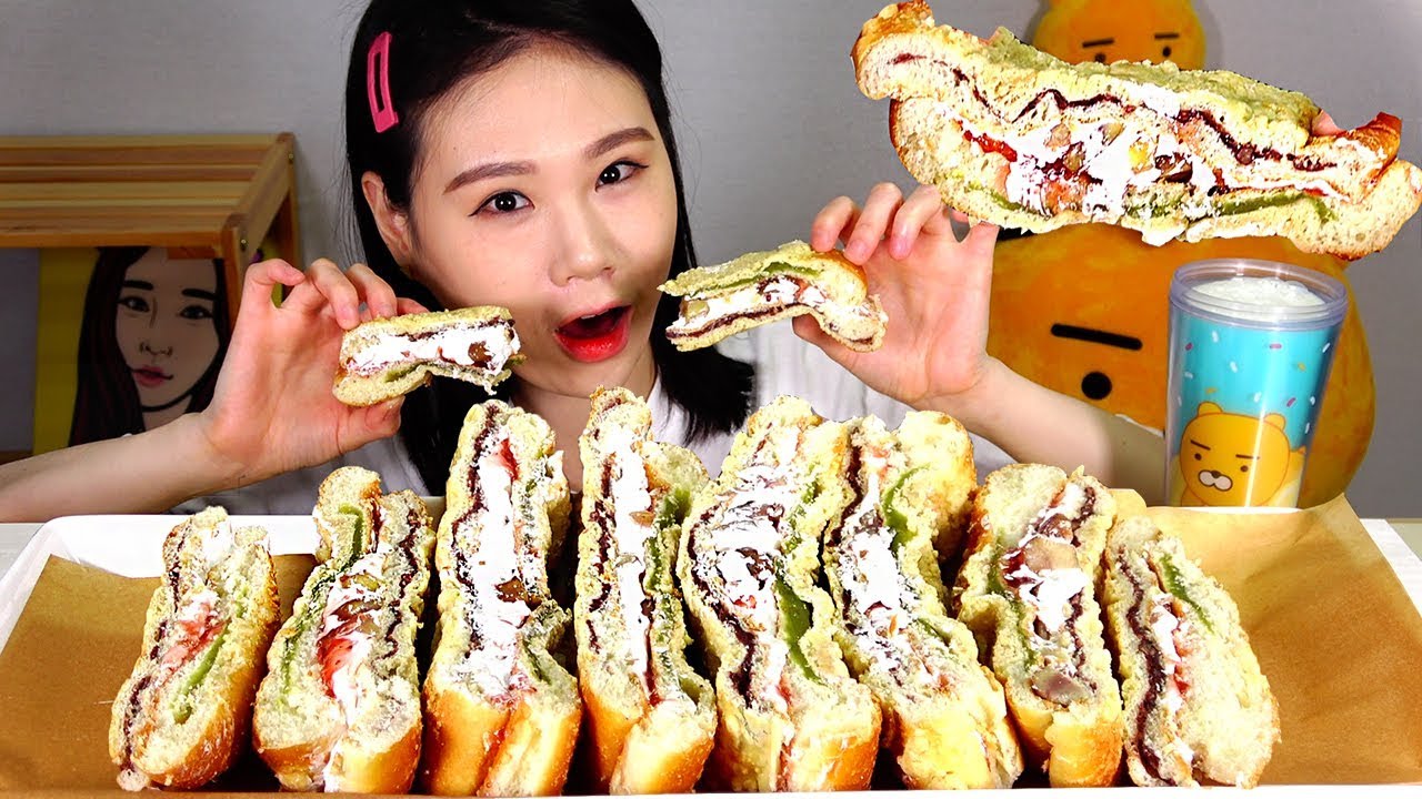 Мамонтовый хлеб Mukbang ест звук