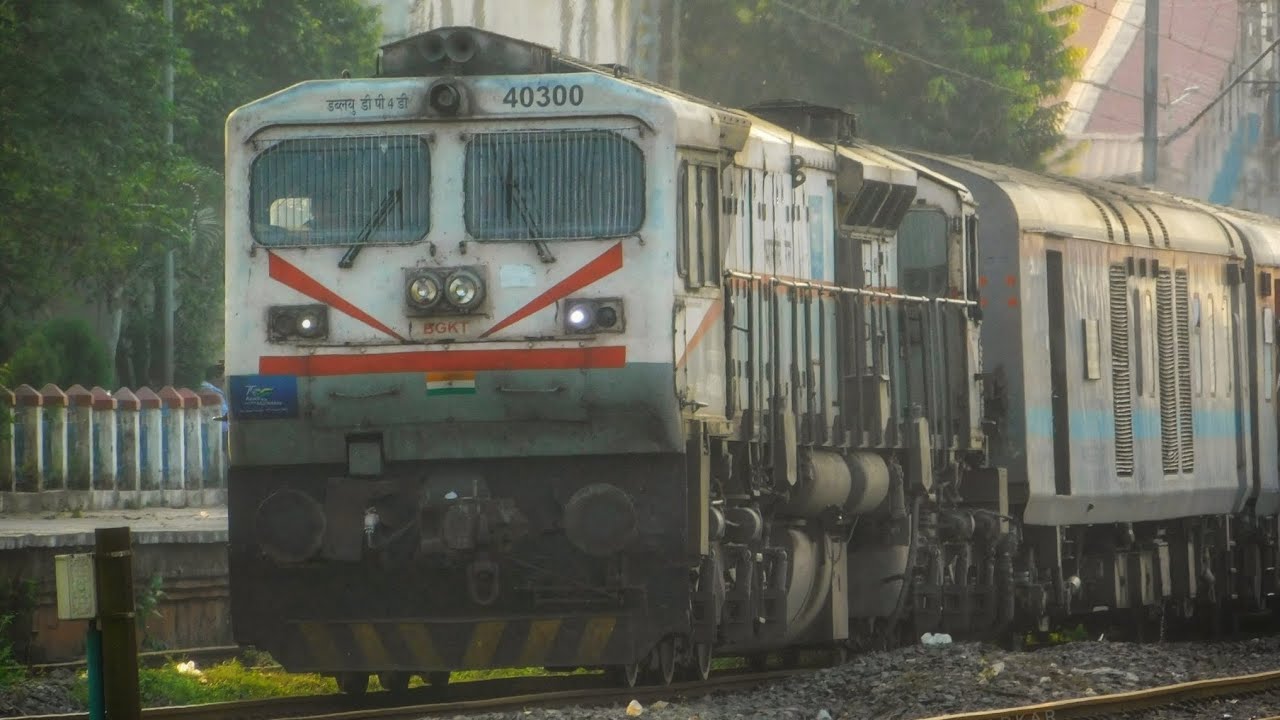 Departure of #15623 BGKT - KYQ Express with BGKT-4D #40300 from New Jalpaiguri || Indian Railways