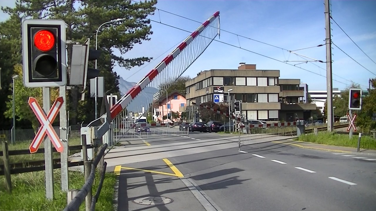 Spoorwegovergang Schaan (FL) // Railroad crossing // Bahnübergang