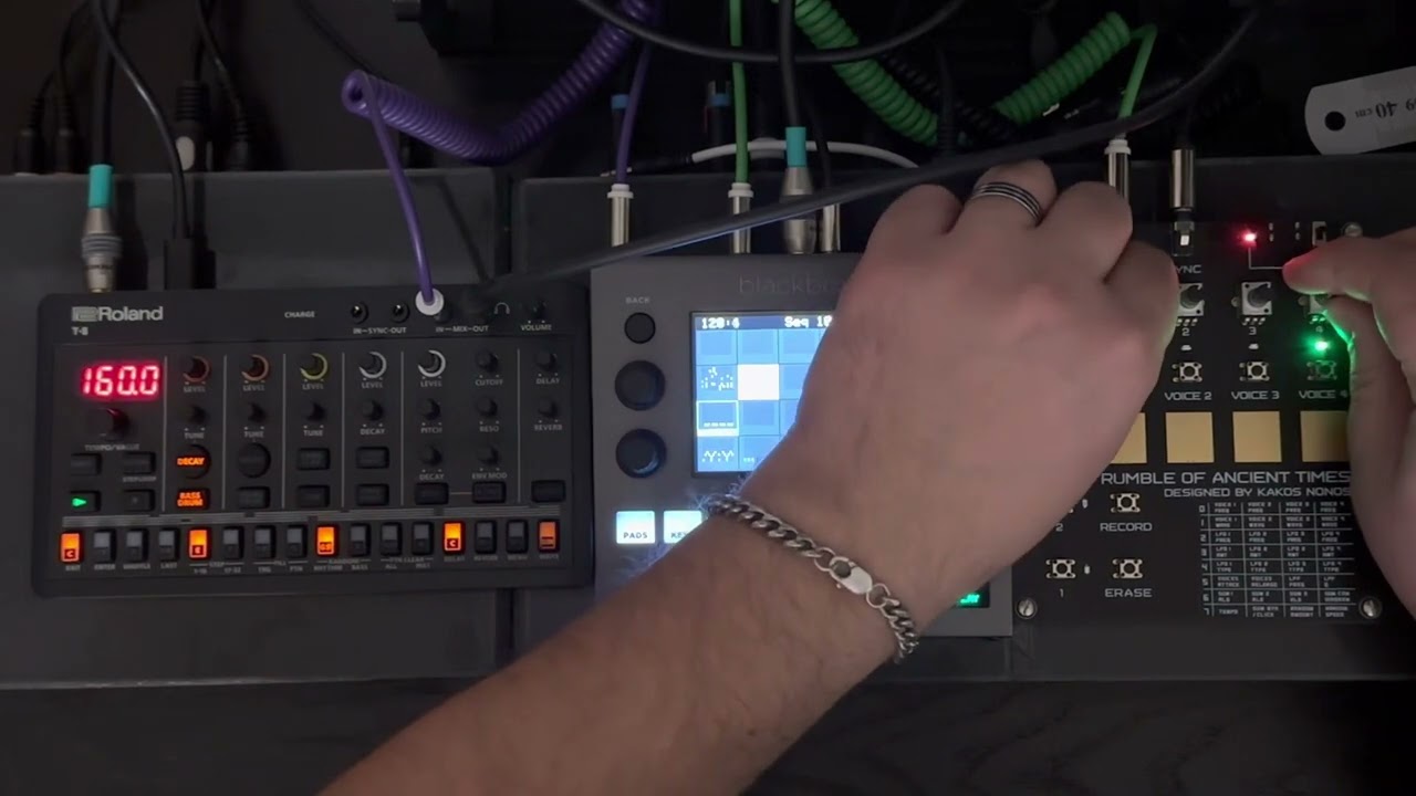Roland T-8, SOMA RoAT, Blackbox hardcore techno jam