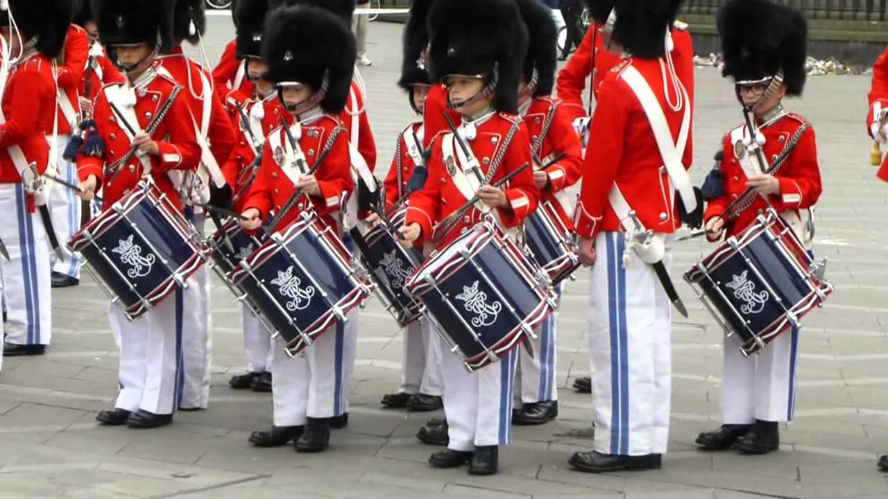 Tivoli Gardens Tattoo Købenshavns Rådhusplads 09 05 2015