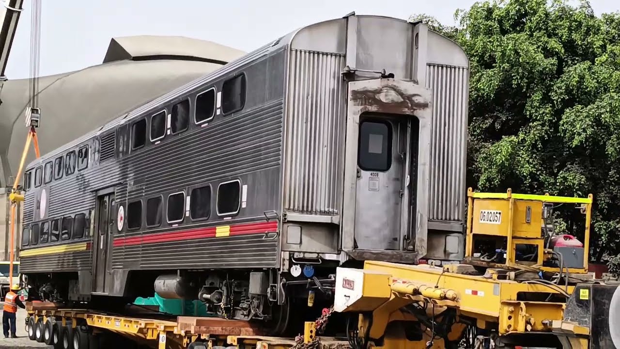 TRASLADO DE COCHES (Nippon Sharyo CALTRAIN) RUMBO A ESTACIÓN CENTRAL.