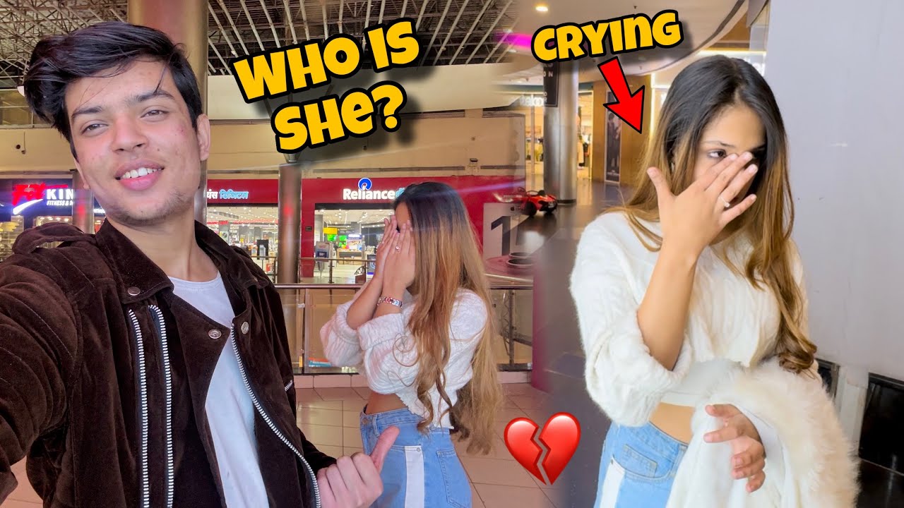 Iss Ladki ka iPhone Chori Hogya😱 || Yeh Ladki Toh Rone Lagi😭