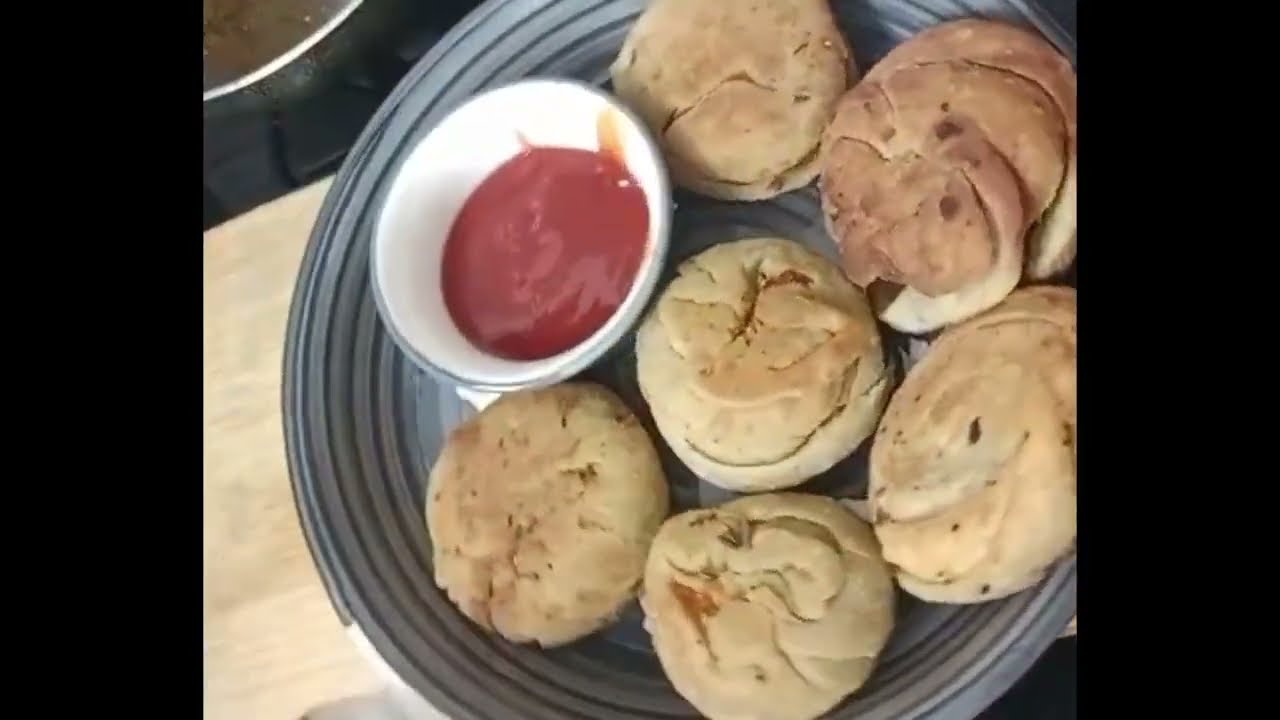 गरमागरम 🧀 पनीर कचोरी – बाहर से कुरकुरी, अंदर से मसालेदार पनीर स्टफिंग 😋हर बाइट में देसी स्वाद