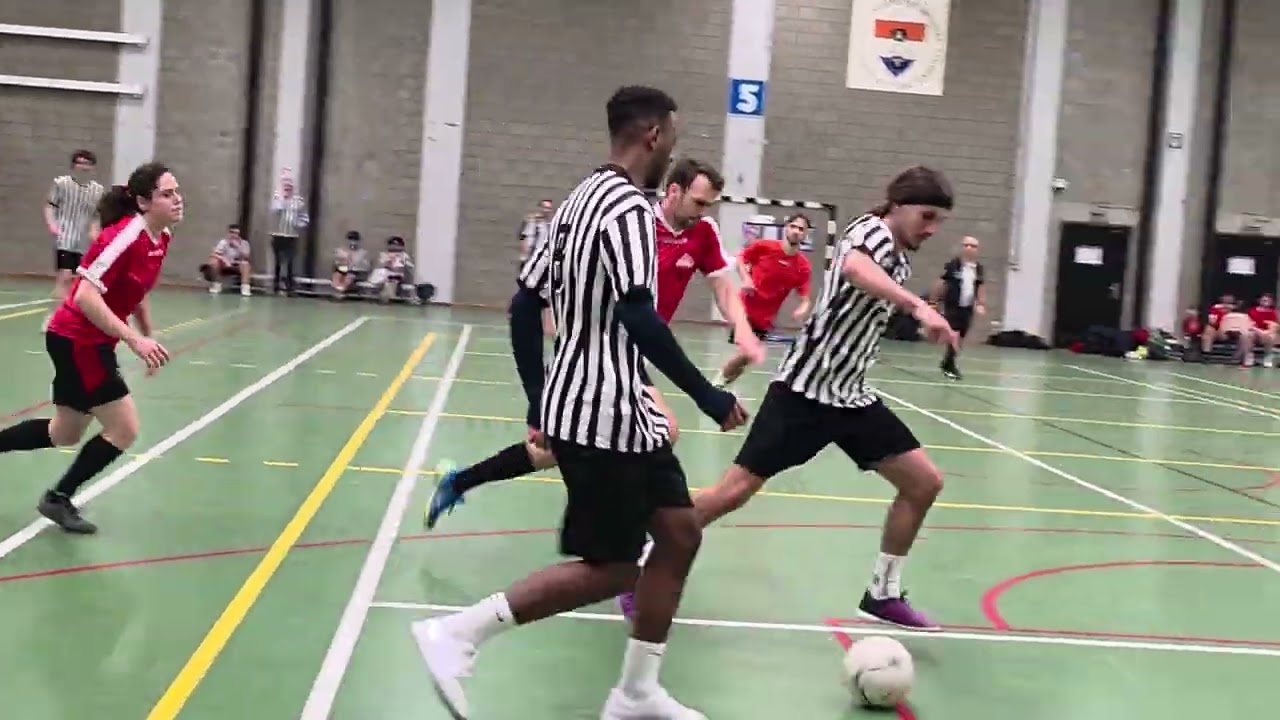 Hebe leaque 34   Cercle Curie -Juventus brussels  4-11         2eme période 