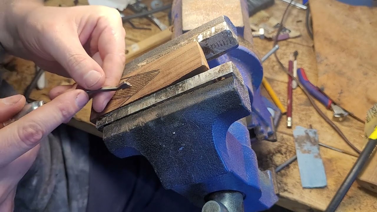Cutting a Quick Checkering Pattern  by Hand