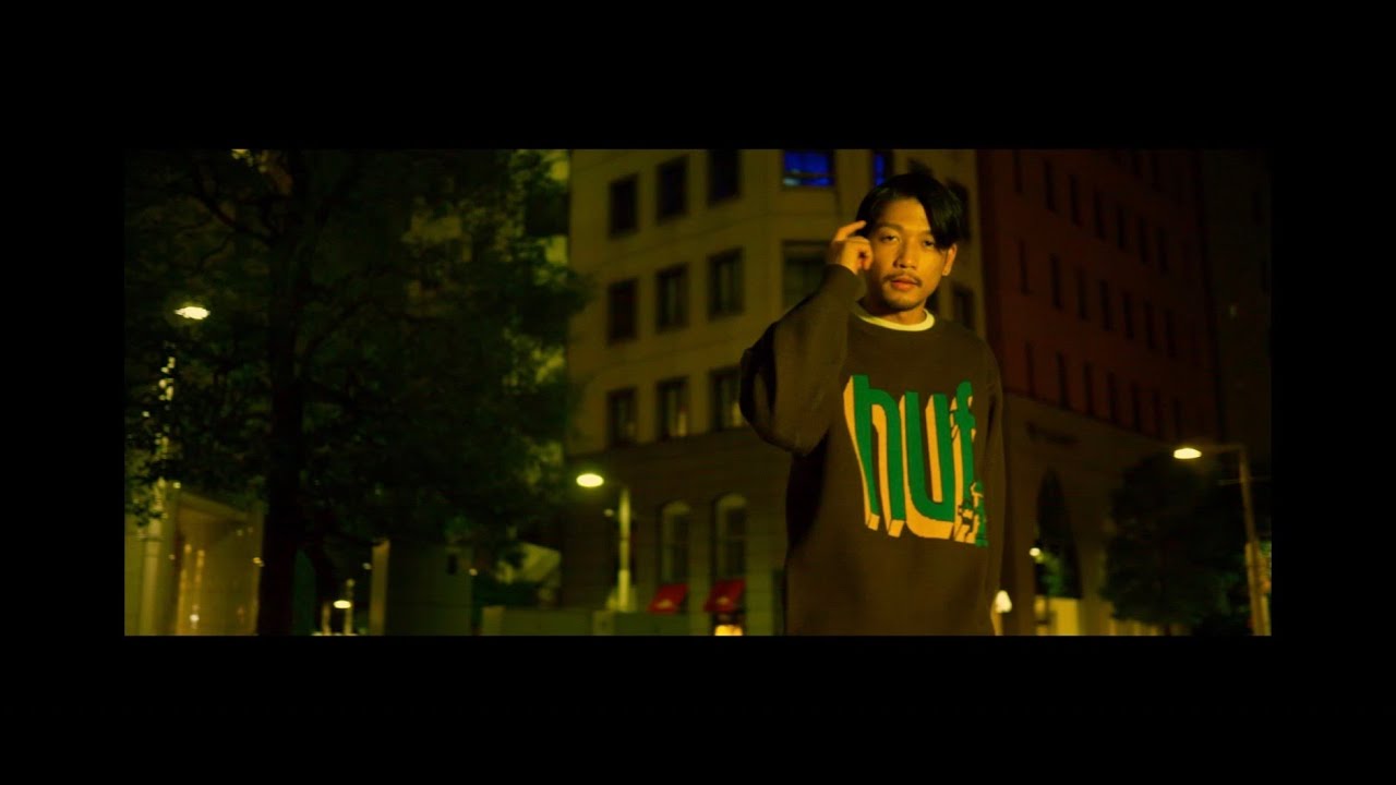 YELLOW NIGHT /舟平a.k.a.SAM（track by ikipedia）