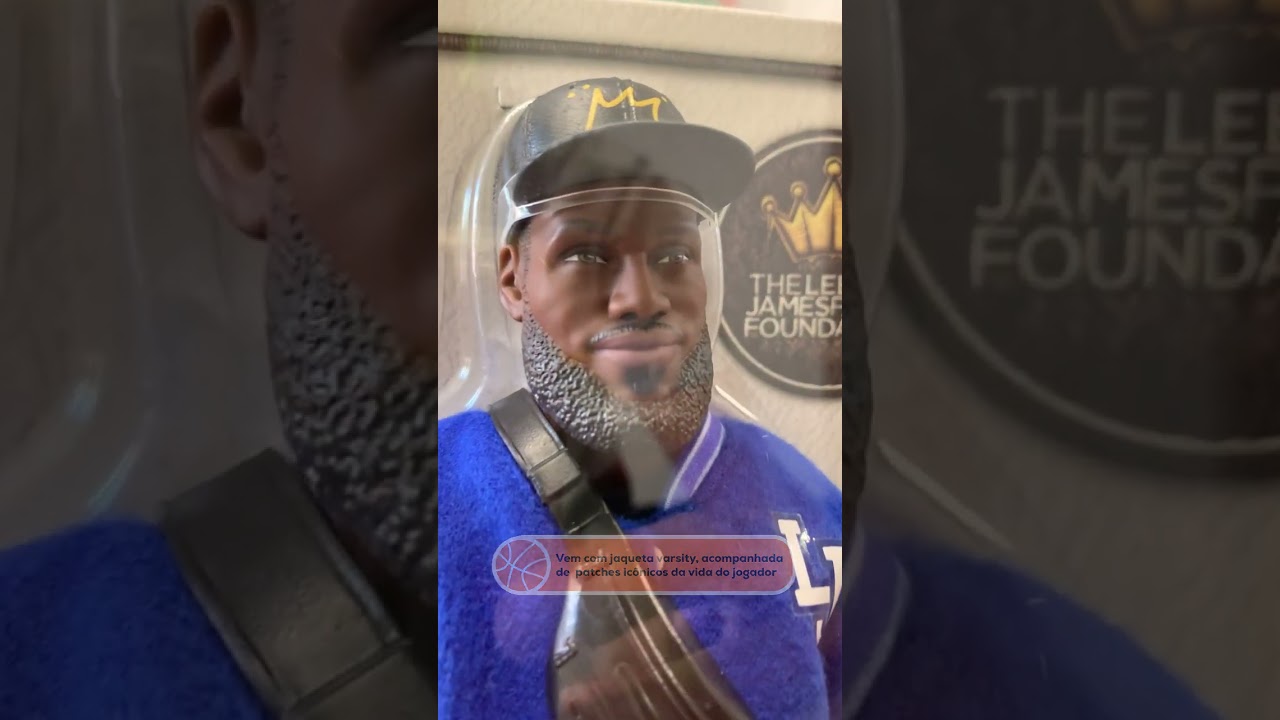 Super astro da NBA na Estripulia: boneco LeBron James