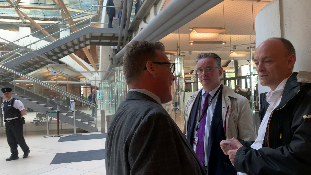 Labour Party MP Karl Turner Confronts Prime Minister's Adviser Dominic Cummings