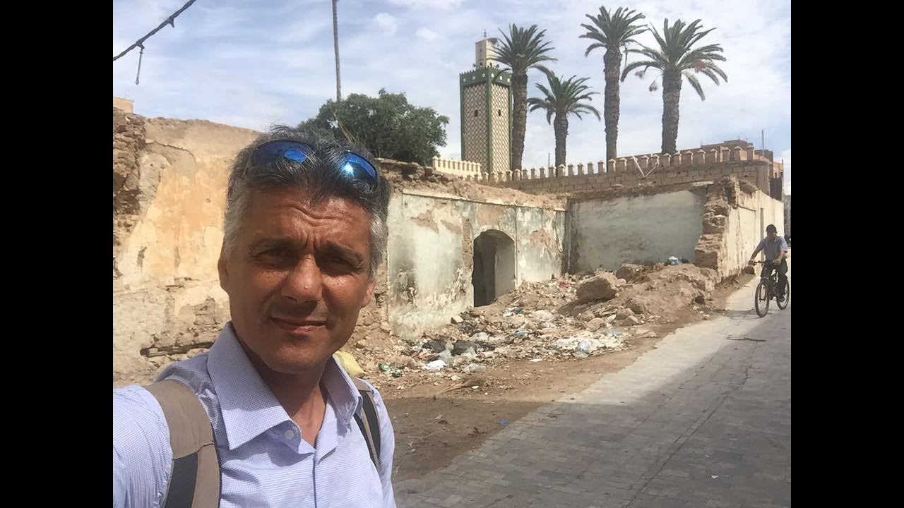 رشيد نكاز من وجدة بالمغرب حقيقة منزل الرئيس عبدالعزيز بوتفليقة