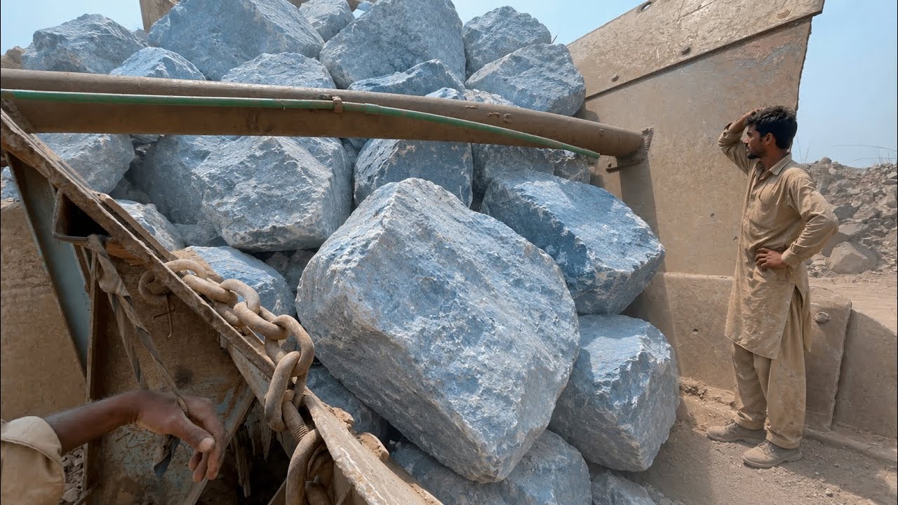 BIG ROCK 🪨 Crusher Machine - FULL Powerfull Process A Giant in Action-Big Rock Crushing