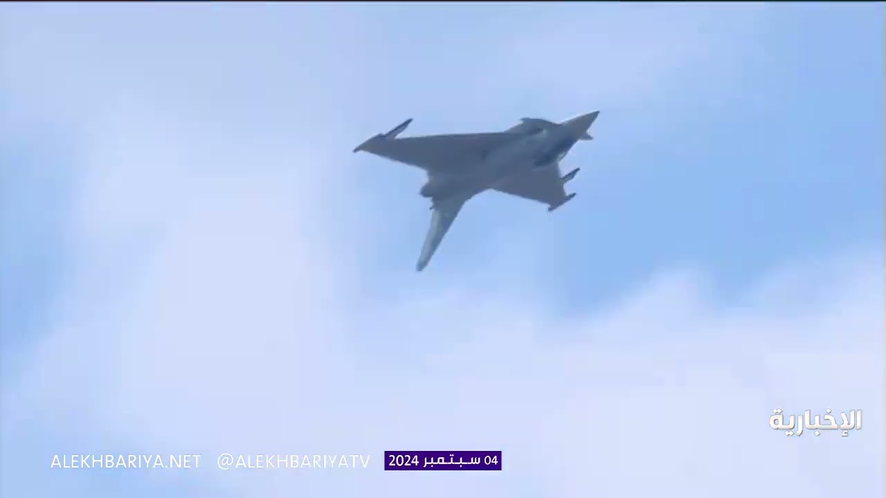 مناورات الطيار السعودي أمجد حُمدي على متن طائرة "التايفون" أمام الرئيس المصري