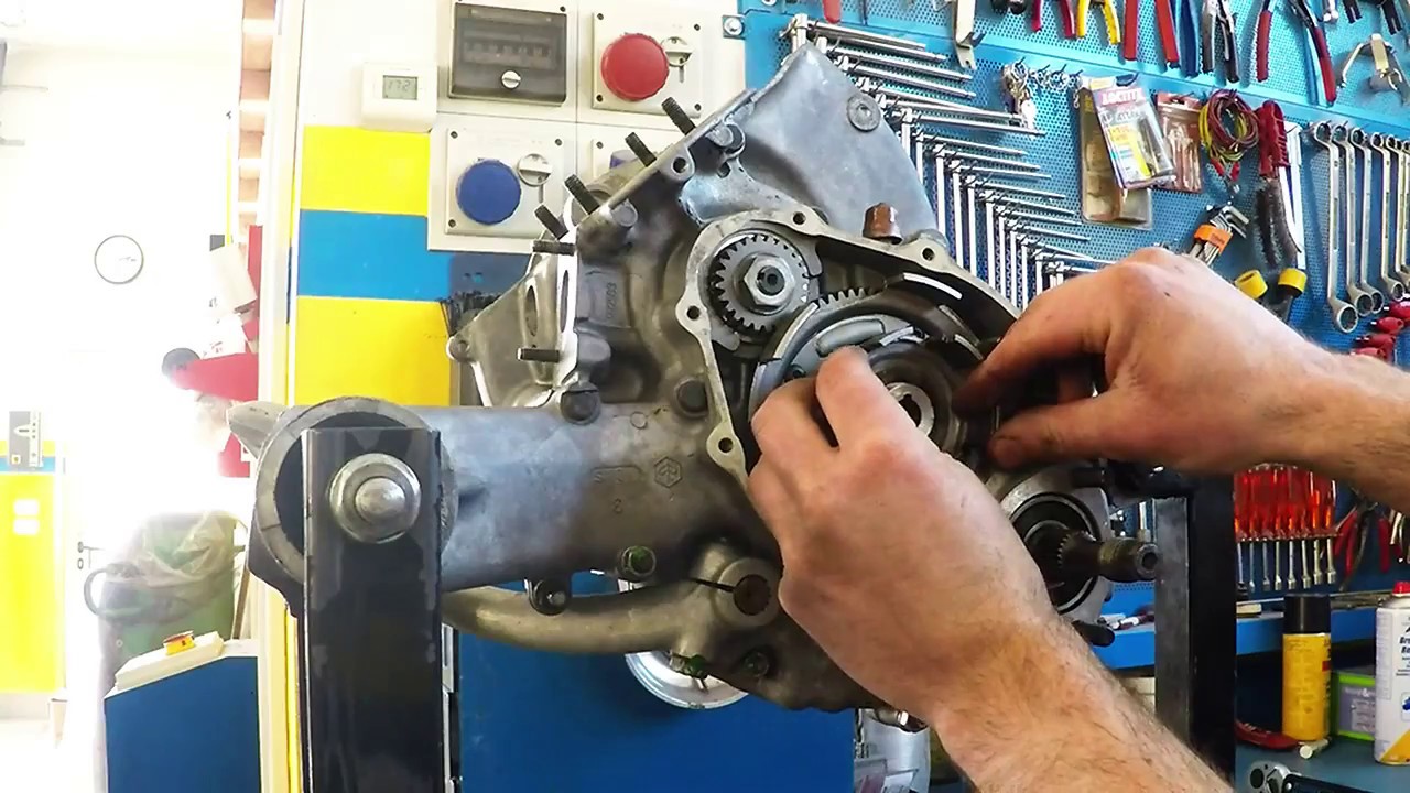 TUTORIAL PIASTRA BLOCCA CESTELLO FRIZIONE VESPA SMALLFRAME