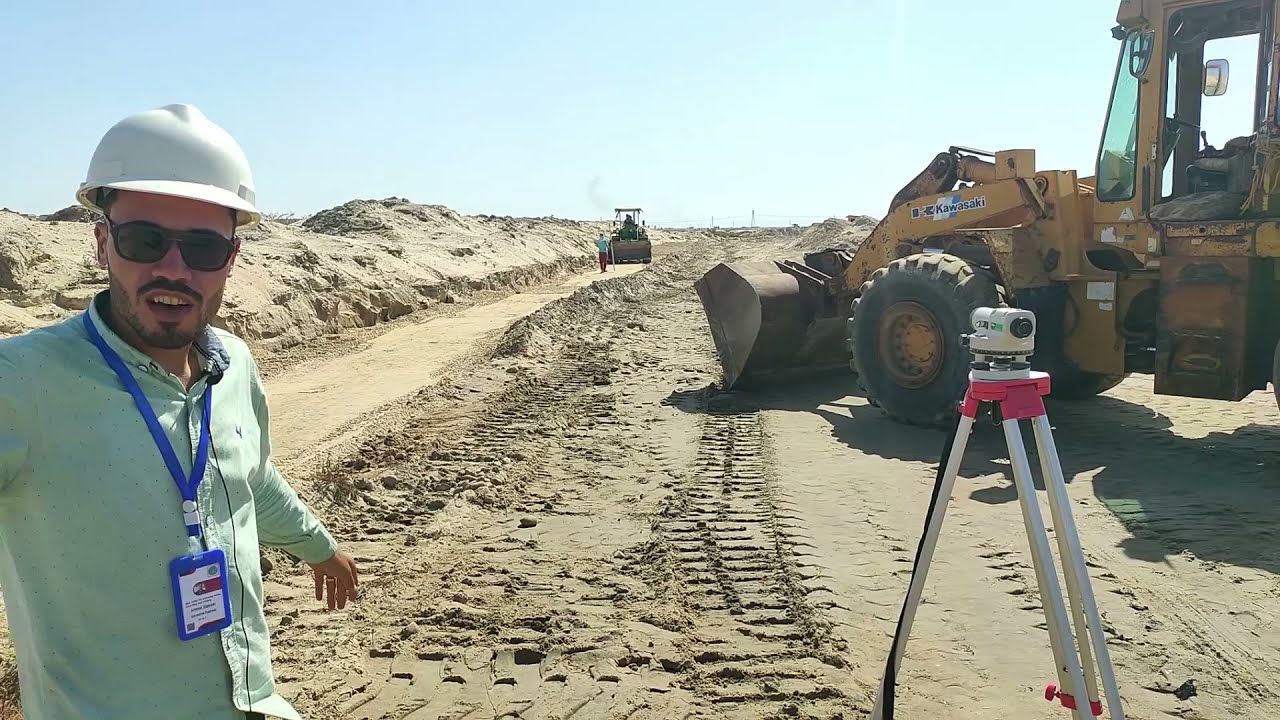 (14) وضع طبقة الاحلال الاخيرة علي المنسوب المطلوب