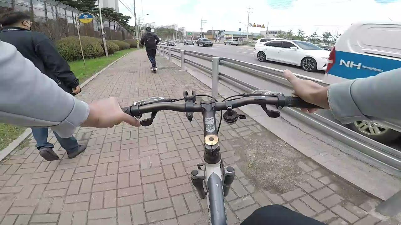 Bicycle ride at Gwangju Chowol station