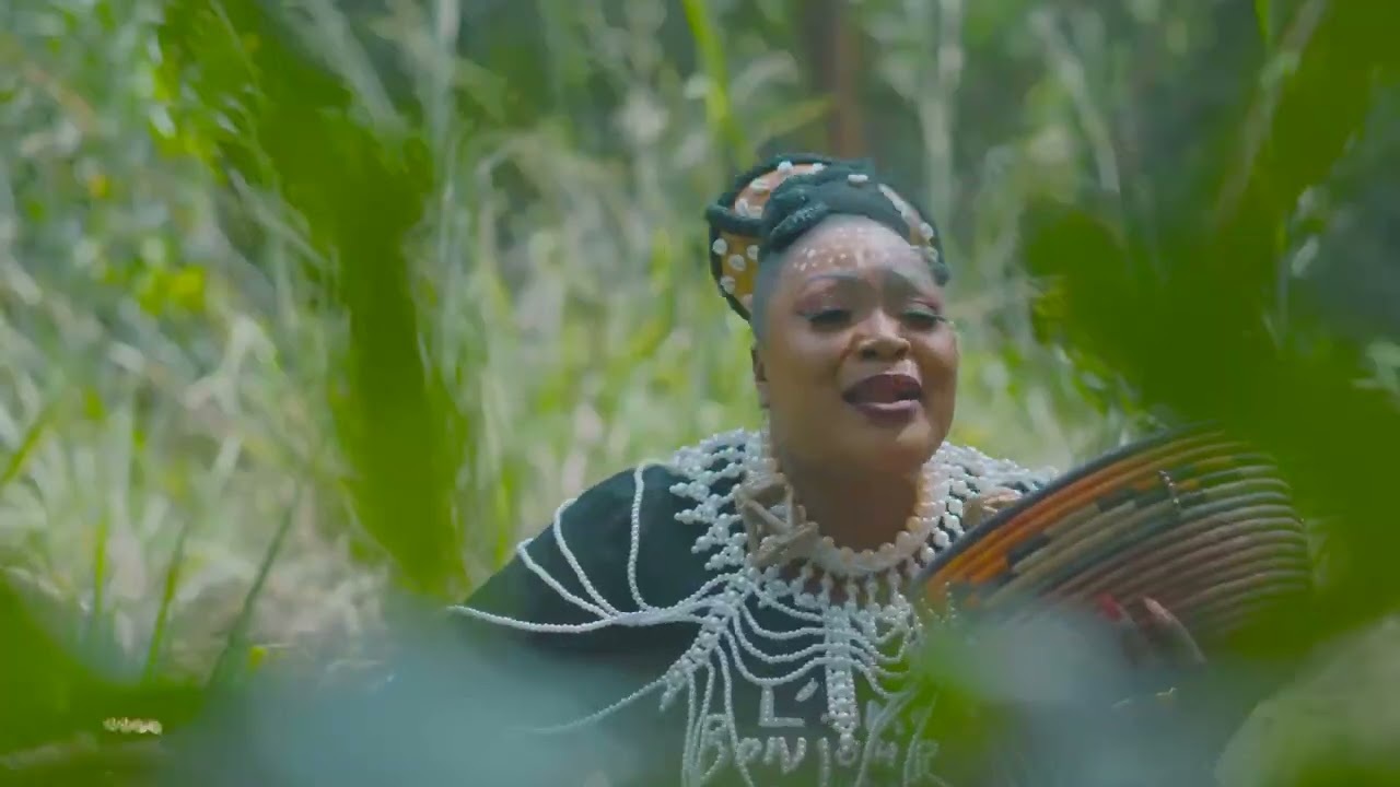 Amandine - Tous Derrière Notre Bâtisseur DAH BRICE (Teaser)
