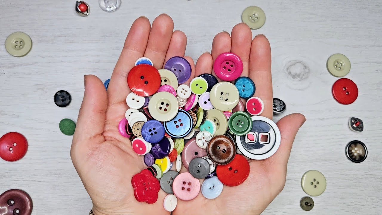 DIY! 🤑 3 Amazing Decorative Ideas Made with Colorful Buttons!