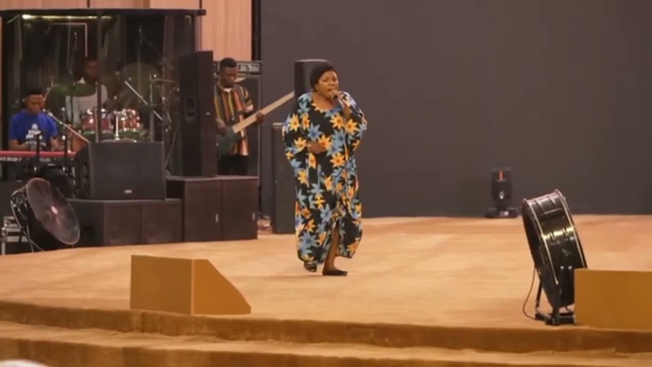Hot Praise @ Dunamis  church by Peace Chioma