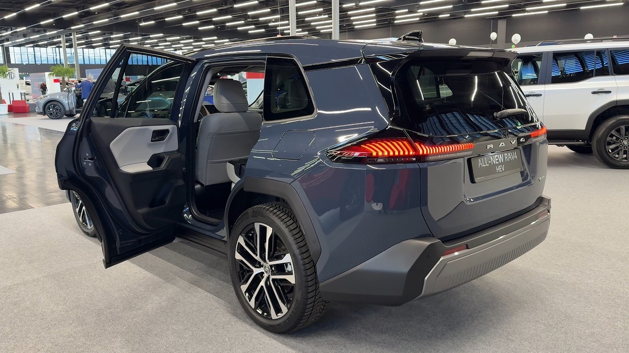 New TOYOTA RAV4 HEV Europe 2026 - FULL WALKAROUND, specs, PRICE (Lounge AWD)