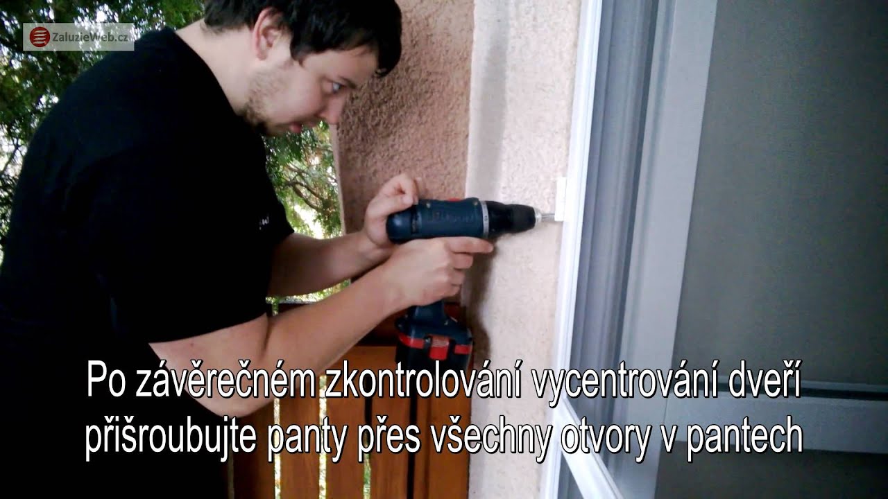 Montáž sítě proti hmyzu na dveře - ZaluzieWeb.cz