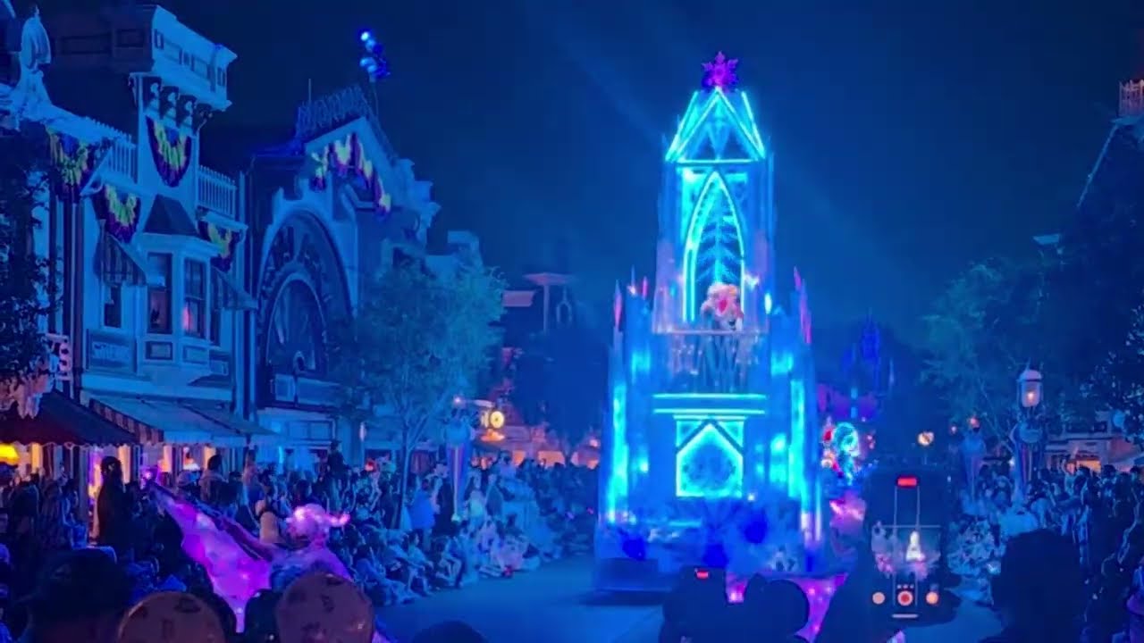 Mickey, Elsa, & Friends! Disneyland Magic Happens Parade (Full POV)