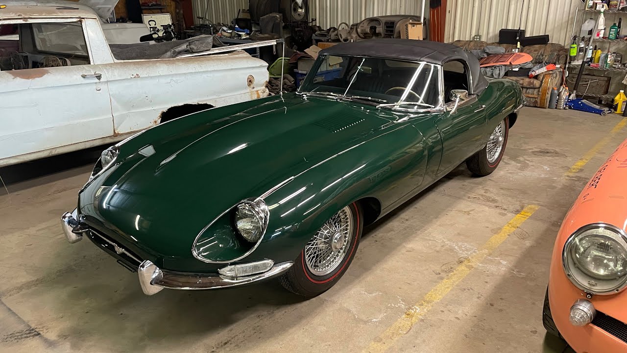Jaguar E-Type Roadster-Engine Removal