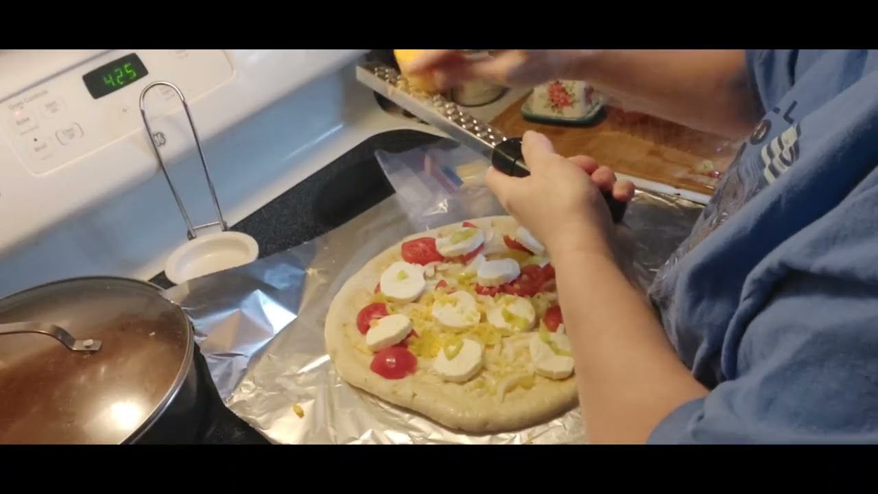 Easy lunch for Me and Mom #pizza #foodpantry 
