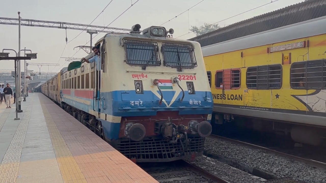 BZA WAP-4 in BIA WAM-4 livery hauling 17611 Hazur Sahib Nanded - Mumbai CSMT Rajya Rani Express | IR