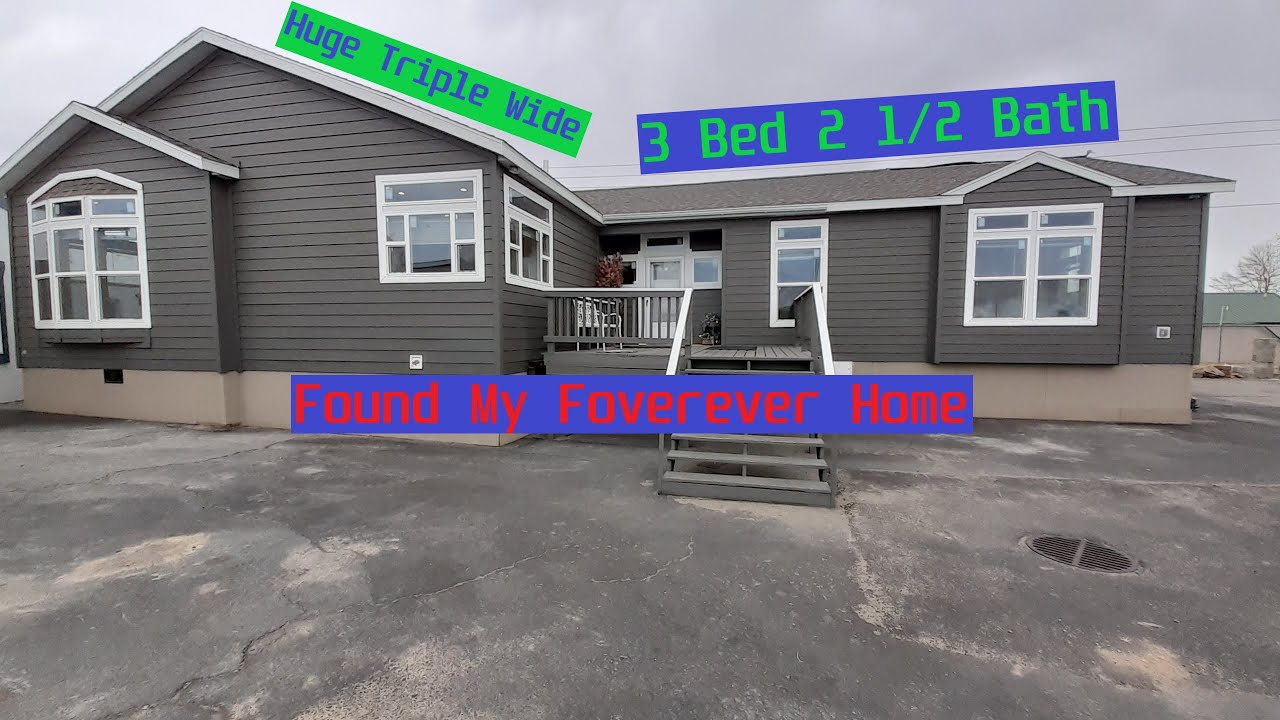 Stunning 3 bed 2 1/2 bath Triple Wide (Huge Kitchen) Breakfast Nook included