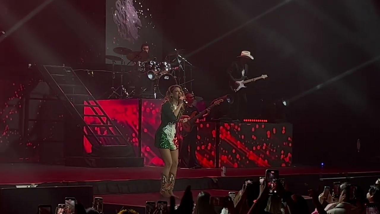 Un enorme dragón - Floricienta (Flor Bertotti Tour 2024 en Monterrey 12/02/2024)