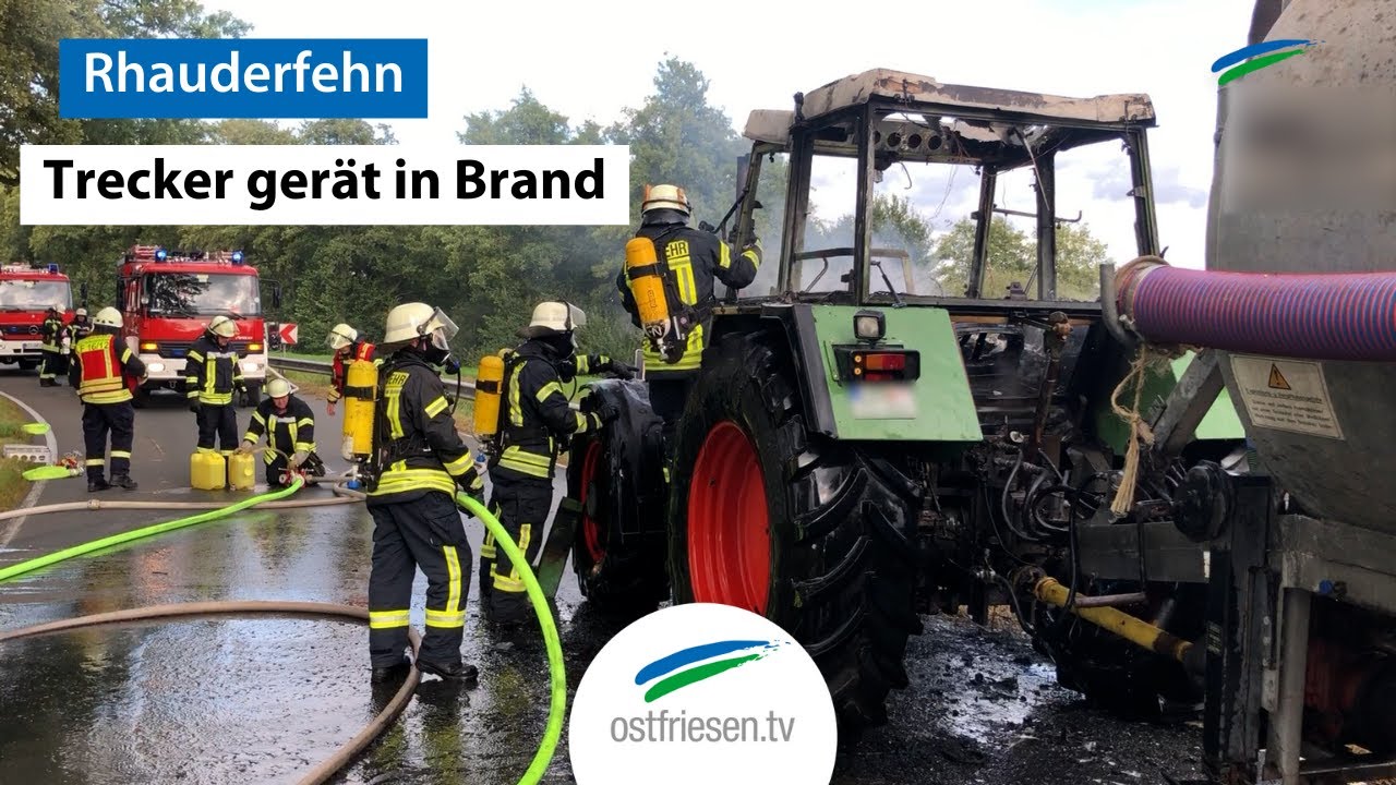 Trecker brennt in Rhauderfehn