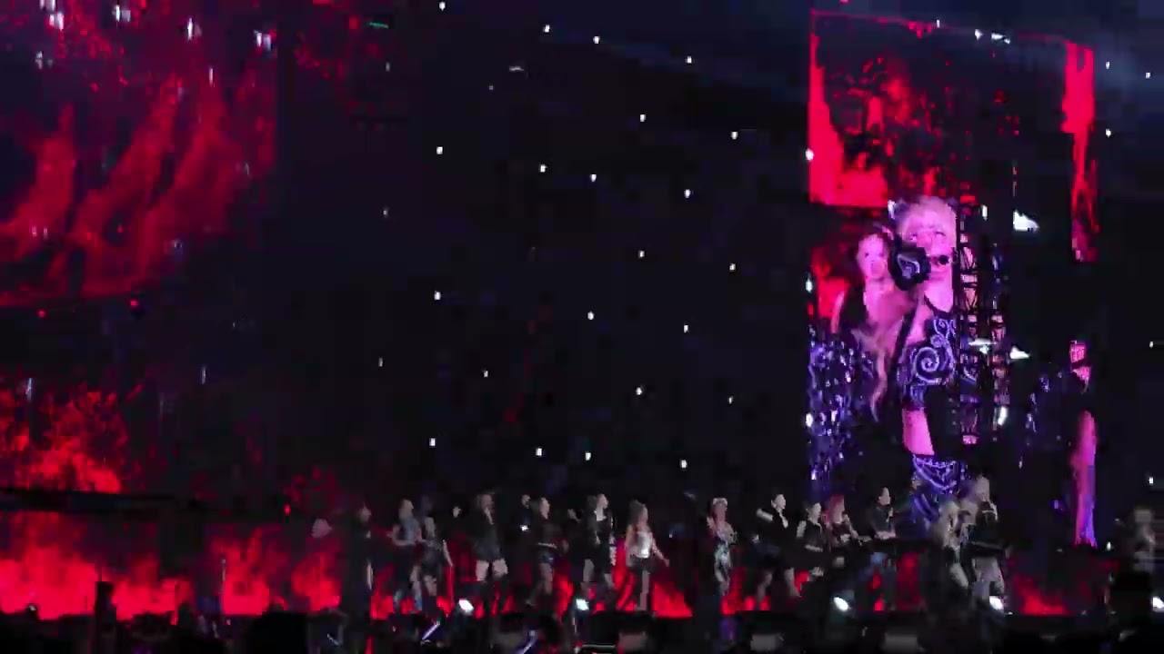 251220 YConcert Chị Đẹp - Hot opening