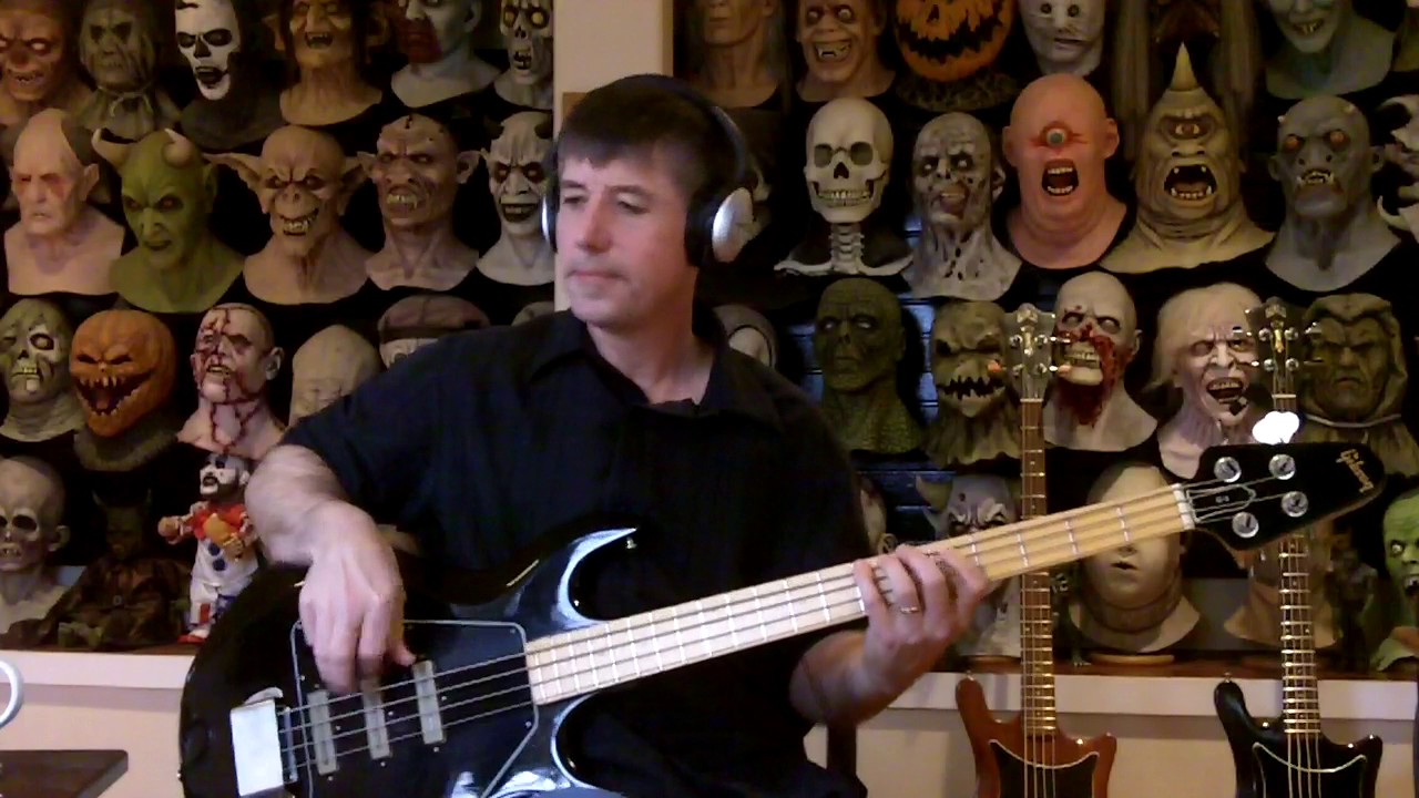 Strutter Bass Cover