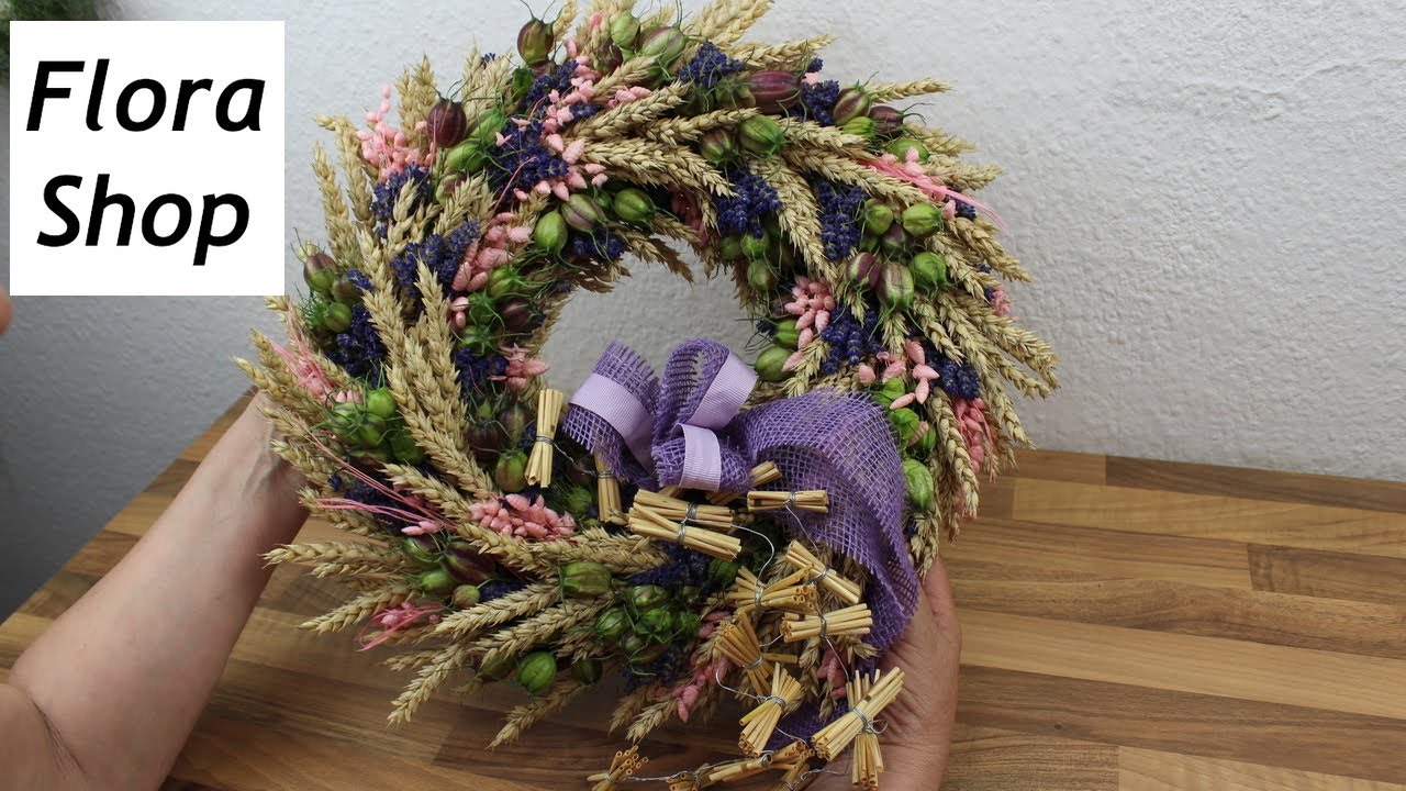 Haustür Kranz für den Außenbereich mit Lavendel, Weizen, Jungfer im Grünen und Gras selber binden.