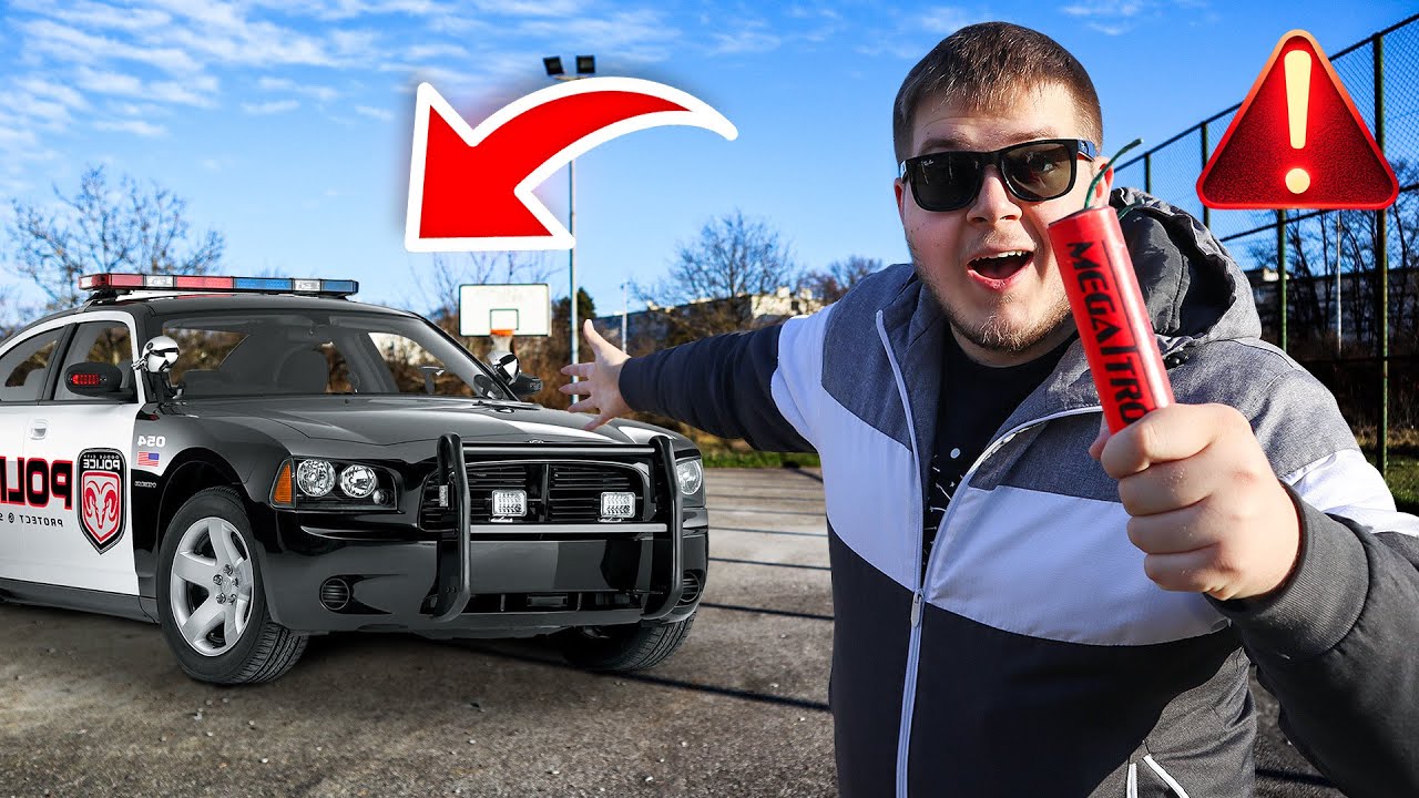 UNIŠTIO SAM POLICIJSKI AUTO PETARDAMA!