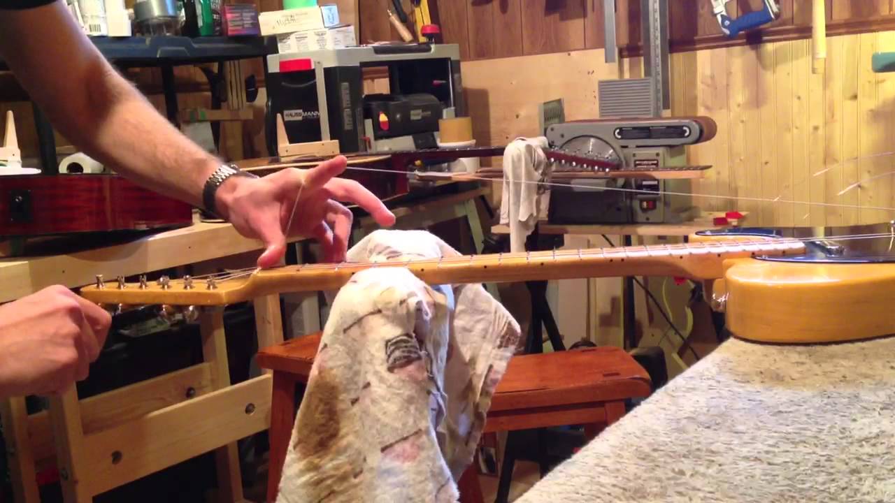 Installing strings on 6 in line, Kluson style tuners
