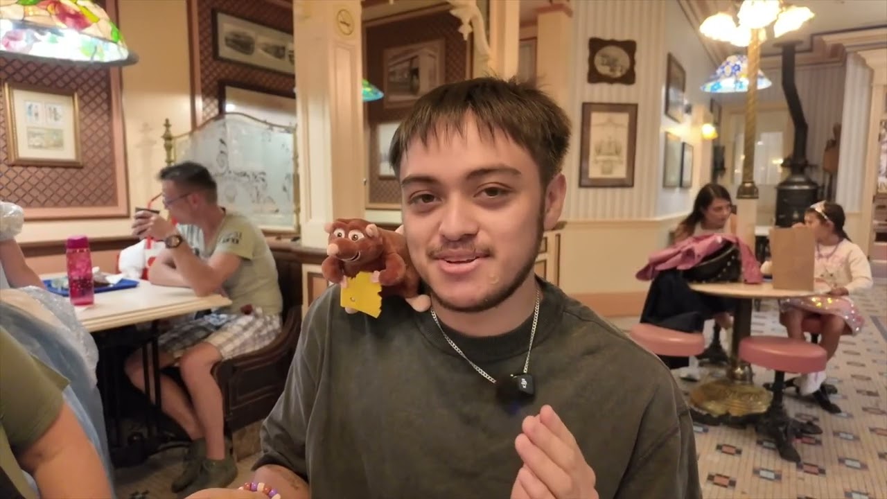 Disneyland Paris | PYM Kitchen All You Can Eat Buffet PLUS More Food & Snacks!