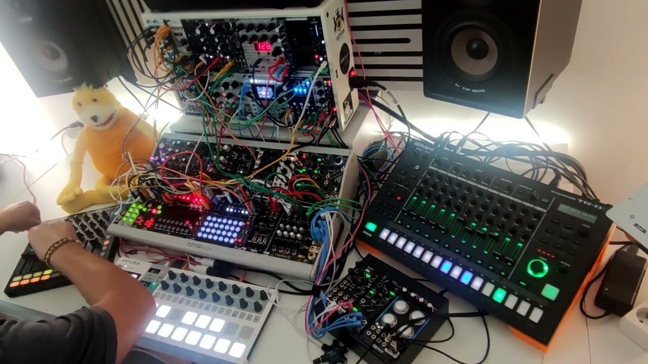 #8 Modular Techno Jam // Jomox Modbase_SSF Ultra-Perc_Bastl Basil_MI Plaits_Modbap Osiris // TR-8S