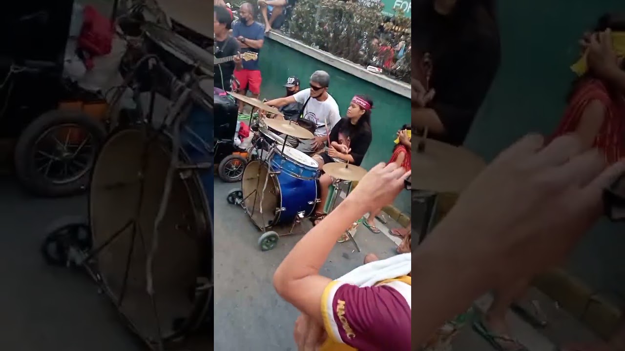 Napakalupet na batang drummer.I Don't Want to Talk About It.