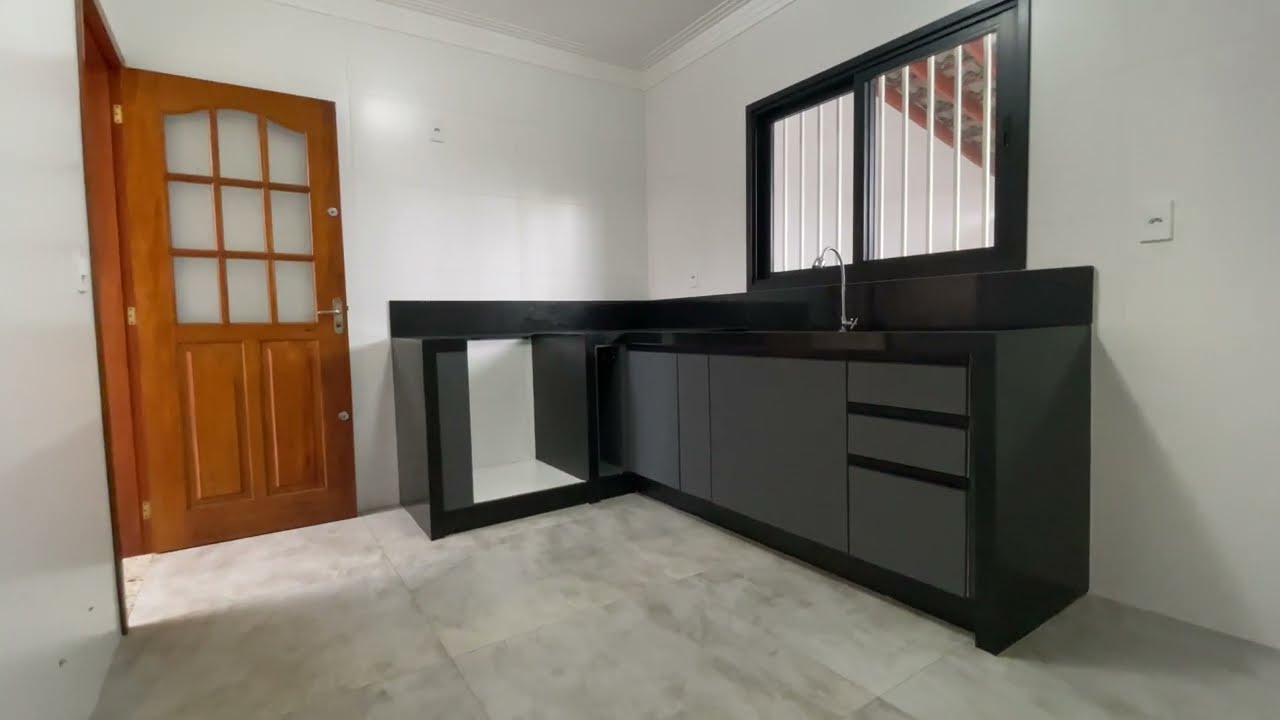 CASA À VENDA EM JUNDIAÍ POR 640 MIL