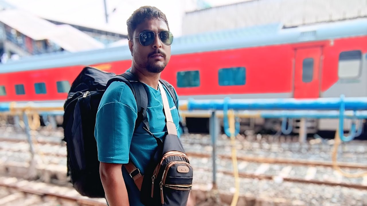 Funny Train Vlog India 2025🤣 | Funny travel Vlog India 2025 | Train Travel way to Mumbai| 😎