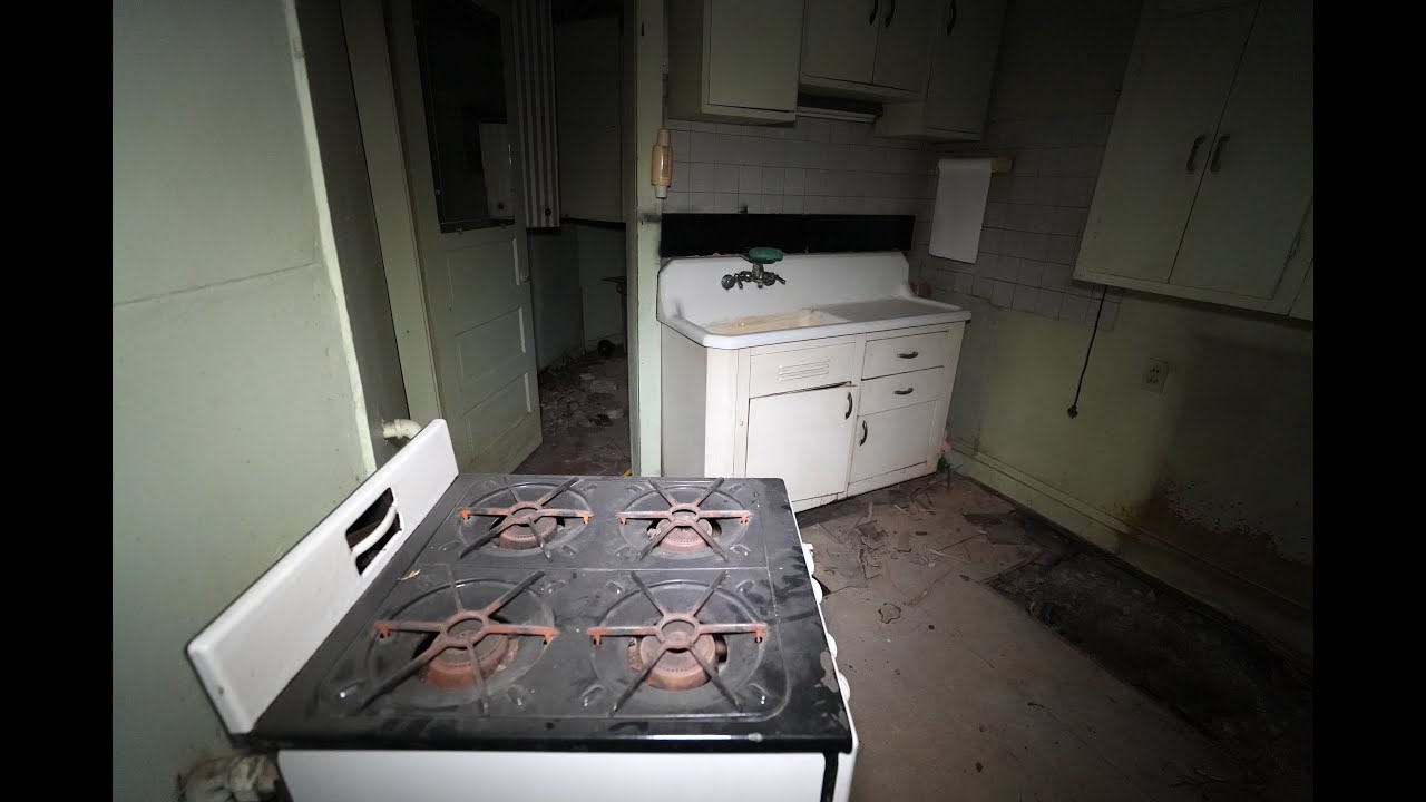 1940's Style Basement Apartment Explore