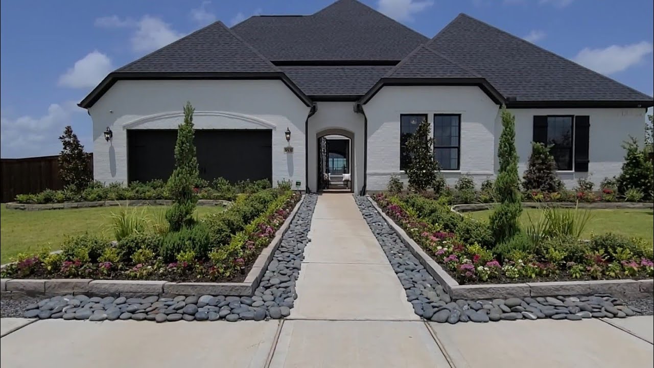NEW HOUSE TOUR: STUNNING HUGE HOME WITH COURTYARD