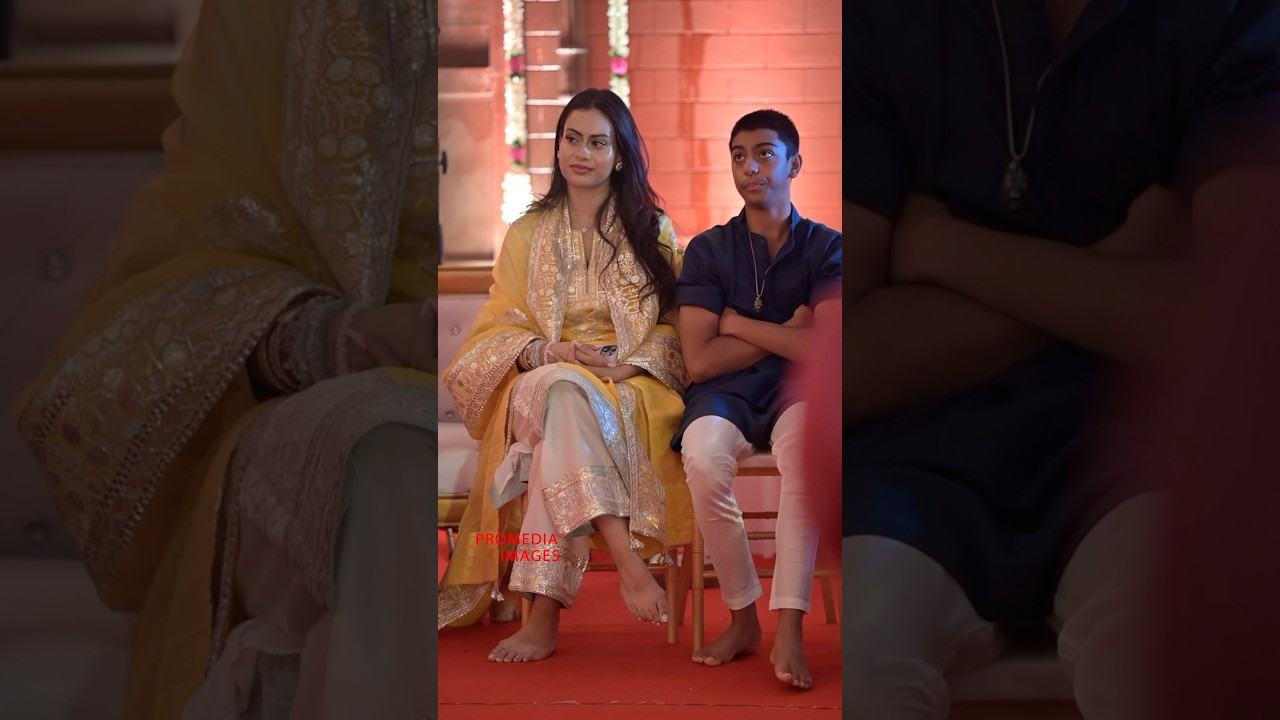 1/2 Nysa Devgn and Yug Devgn radiates festive grace at the Durga Puja celebrations | ProMedia